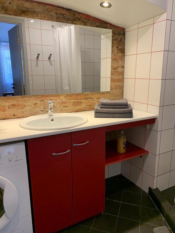 Old Studio Apartment Вильнюс Экстерьер фото